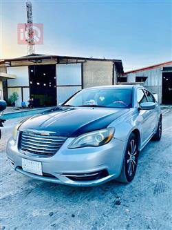 Chrysler 200